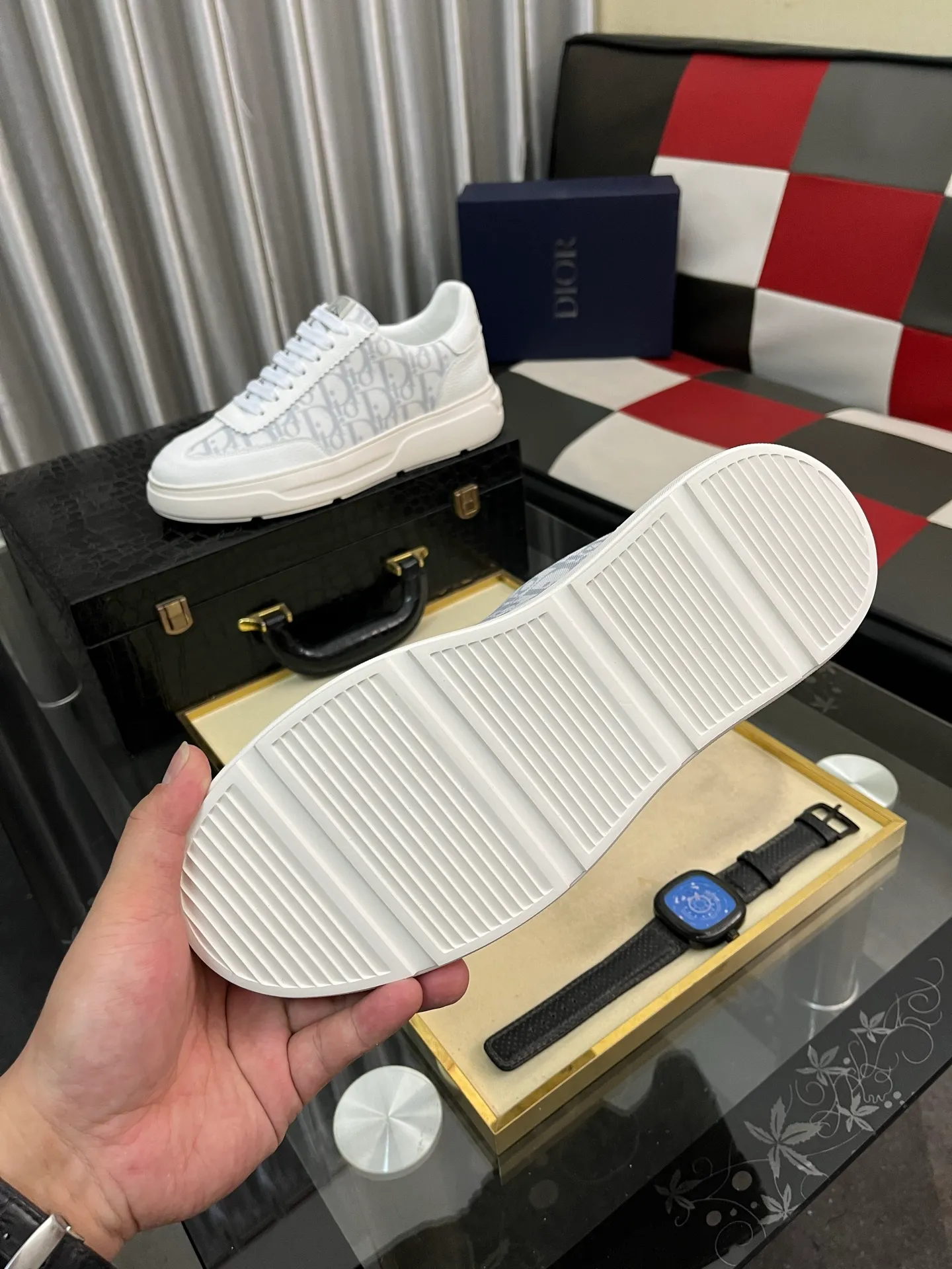 Men's shoes💰: 420⌚️⌚️[Dior] Dior's new men's genuine leather casual shoes, the highest version on the market, any comparison is welcome🆚! The original leather has excellent texture and is super high-end! Fetal sheep net lining imported from Italy, removable pad! Luxurious materials and fine workmanship, highly recommended! Code number: 38-444⃣️Color optional